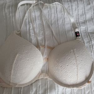 36C NWT VS white front close